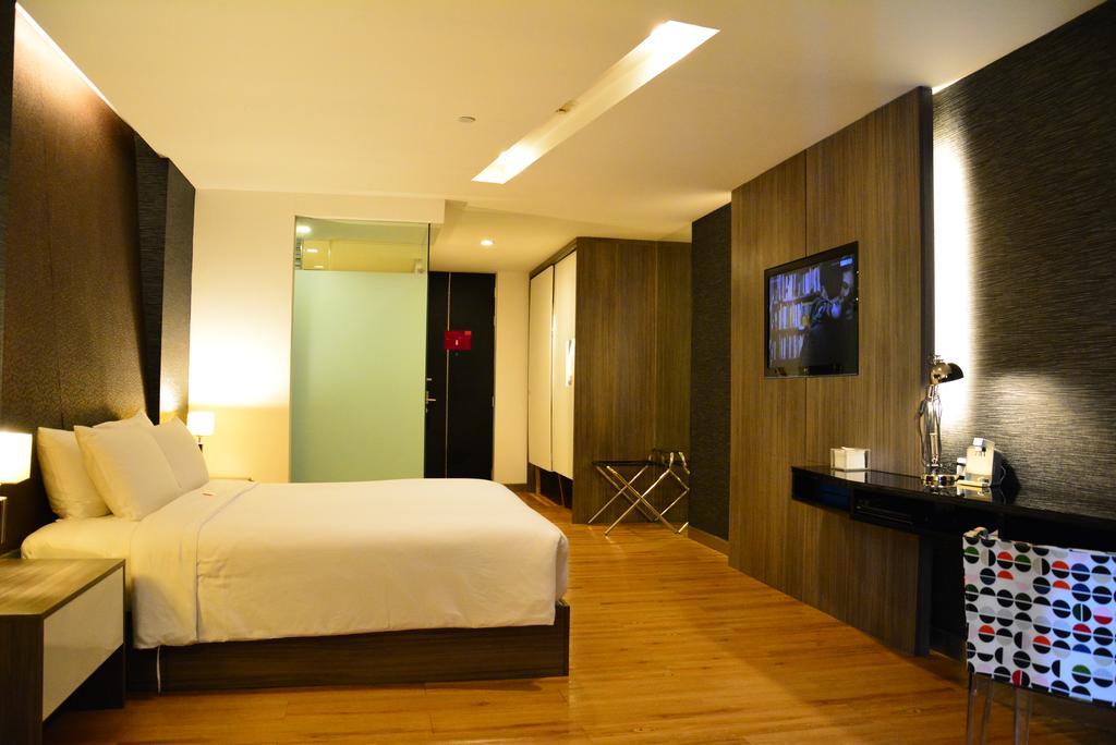 Trinity Silom Hotel Bangkok Exterior foto